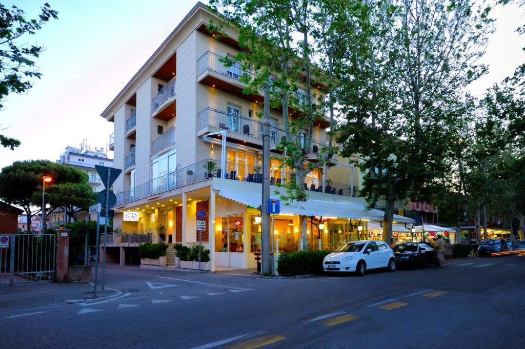 Hotel Bridge Rímini Exterior foto